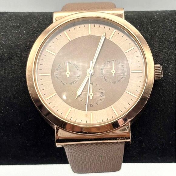 Gold Accutime Men's Watch - Picture 1 of 4